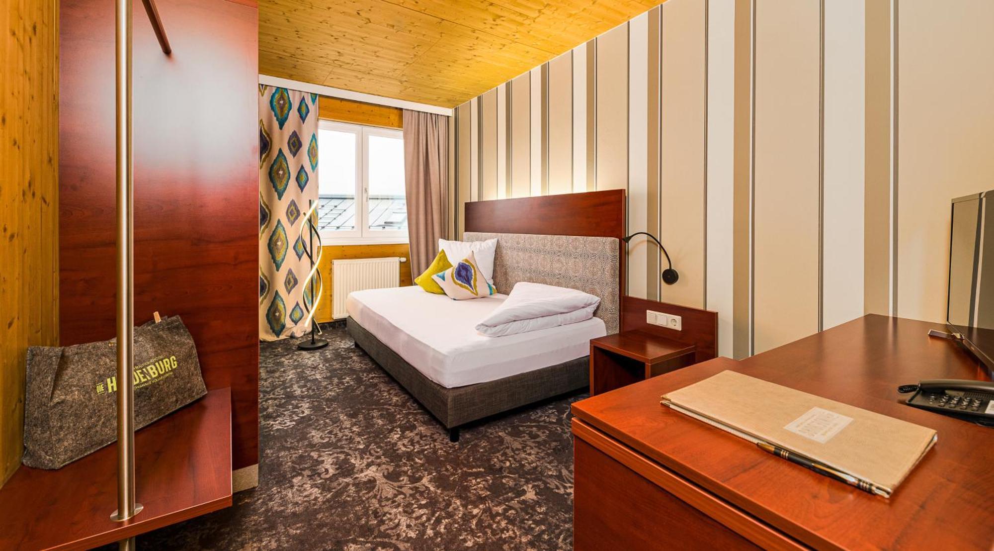 Hotel Die Hindenburg Saalfelden Room photo